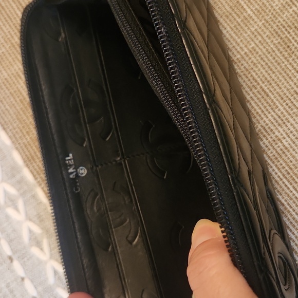 CHANEL Black Quilted Zipper Wallet💕 - Picture 8 of 15